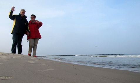 Mama und Papa am Strand